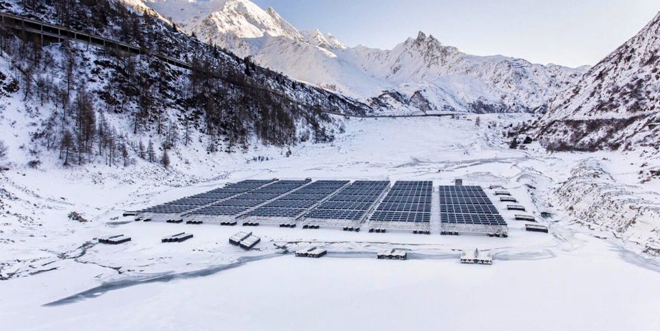 WhiteOwl-Centrale-photovoltaique-montagne_1600x1050