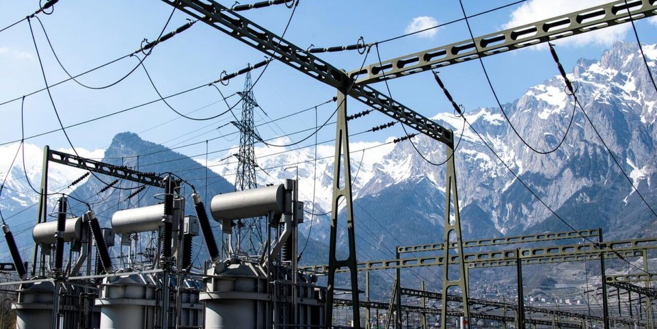 WhiteOwl-Reseau-electrique-station_1600x1050