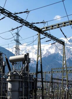 WhiteOwl-Reseau-electrique-station_1600x1050